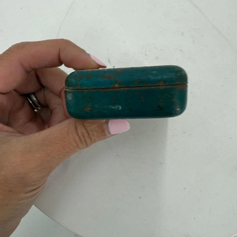 Vtg French pharmacy tin 